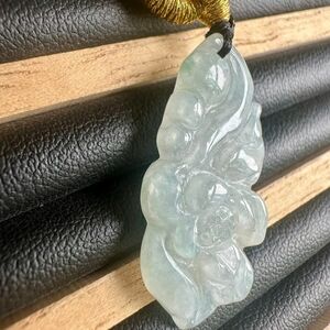 Elegant Jade Pendant Necklace